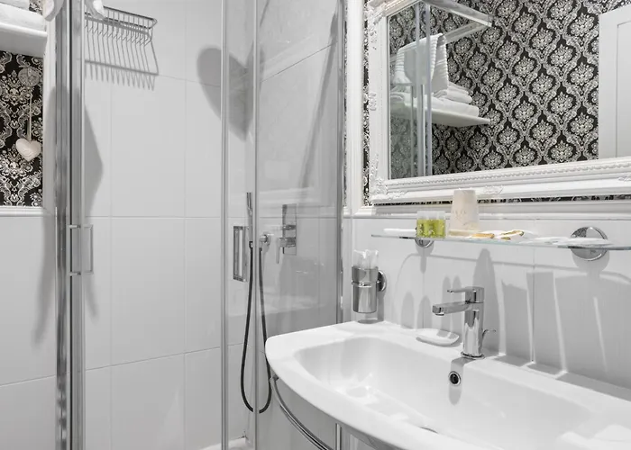 Ghr Navona בית הארחה 4*